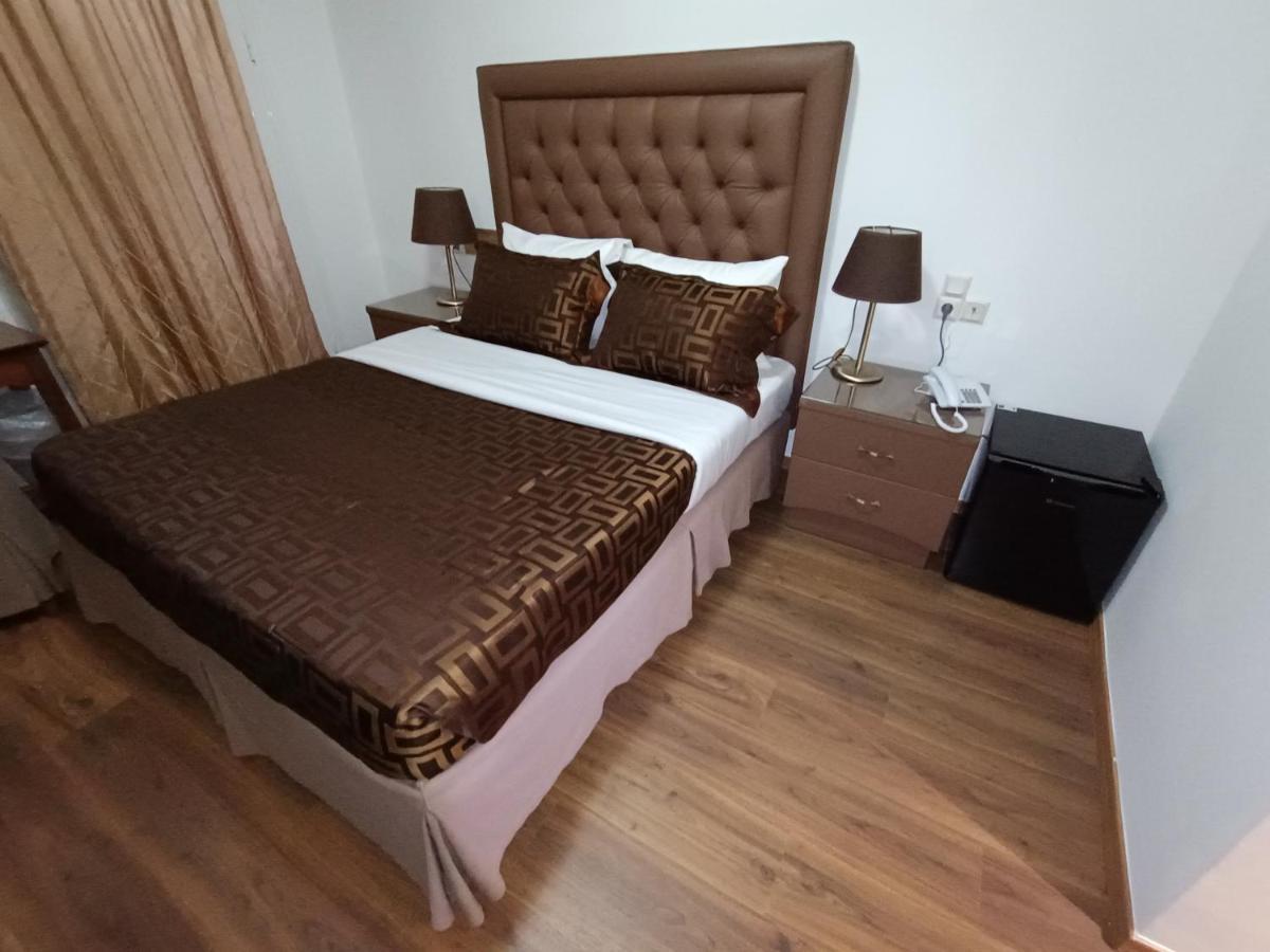 Queens Leriotis Hotel Piraeus Ngoại thất bức ảnh